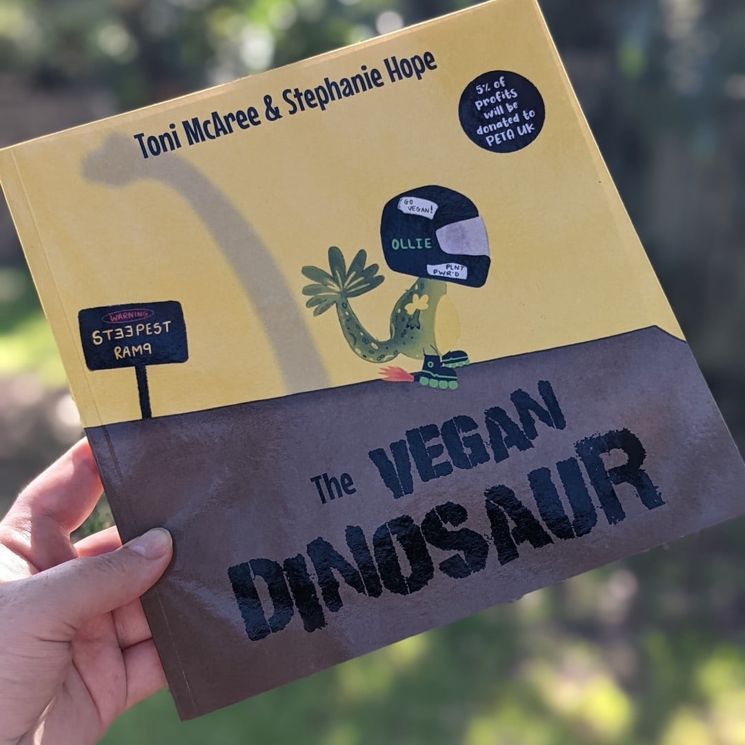 💚💚🤩🤩 Giveaway Time! 🤩🤩💚💚

This cute vegan dinosaur book from @olliethevegandinosaurbook  is Mr 5’s favourite book right now!!

Books like these are so important for helping vegan kids feel like they fit in, so I want to share the vegan love by doing a giveaway! 

How to enter:
⭐⭐⭐⭐⭐⭐⭐⭐⭐⭐⭐
Like this post and comment below for a chance to win a copy of The Vegan Dinosaur! Tag your friends for a bonus entry!
⭐⭐⭐⭐⭐⭐⭐⭐⭐⭐⭐

Entries will be drawn at 6pm Friday 25th March (Brisbane time)

PLEASE NOTE THIS WILL BE DRAWN ON SUNDAY INSTEAD OF FRIDAY

(Unfortunately, due to huge postage delays we’re currently experiencing in Australia from covid and floods, this will be an Australia only give away. When all this craziness calms down I’ll do a worldwide giveaway!).

#Veganuary2022 #govegan #veganfamilies #veganparents #vegankidsofig #vegansofbrisbane #veganlife #veganparentsofig #veganmum #plantbasedkids #vegan #withextraveg #vegankids #vegankidsrule #vegankidsofig #vegansofsydney #vegansofaustralia #giveaway